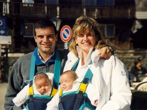 1998-02 Macugnaga Abbiamo i marsupi e vogliamo provare una passeggiata,... quindi tutti a Macugnaga