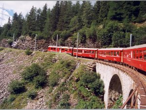 1999-08 Giro dei Passi Laura soffre la pancia e le bimbe e non vorrebbe proprio muoversi. A fatica Fabio la convince a mollare le bimbe a...