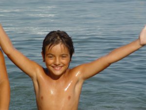 2005 - 07 Castiglioncello Ques'anno tocca a Castiglioncello ad ospitarci per il mese di luglio: fino al 20 con la nonna e poi con la mamma, papà...