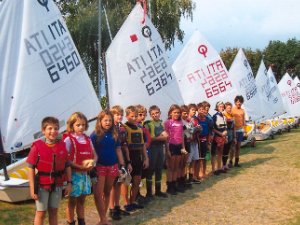 2007-06 Dervio Regata alla lega navale e grigliata per bimbi e genitori; si festeggia la squadra degli yuniores che si è qualificata...