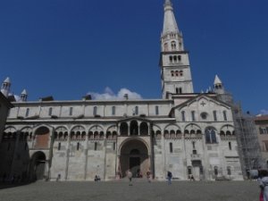 2014-05 Umbria Fabio ha un invito per un Week end in un Agriturismo in Umbria. Si parte tutti asseieme per il ponte del primo maggio....