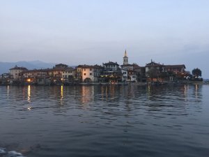 2015-04 Isola dei Pescatori Questo era il regalo di compleanno di Fabio del 2014. Appena tornati da Singapore è stato come un tuffo nel passato