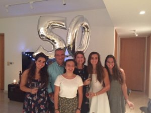 2016-03 Laura 50 Party ...Ma le sorprese non finiscono e una volta atterrati da Phuket a casa è organizzata una festa a sorpresa. Tanti amici e...