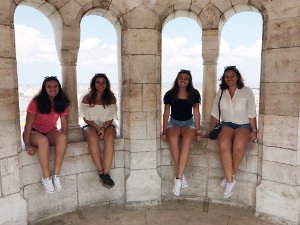 2017-06 Girls a Budapest Per la prima volta tutte insieme e da sole in un viaggio all'estero.