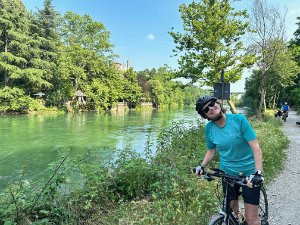 2023-06 In Bici a Lecco Proviamo una avventura challenging: da Milano a Lecco lungo l'Adda. Sono 90km su una pista ciclabile sterrata e...