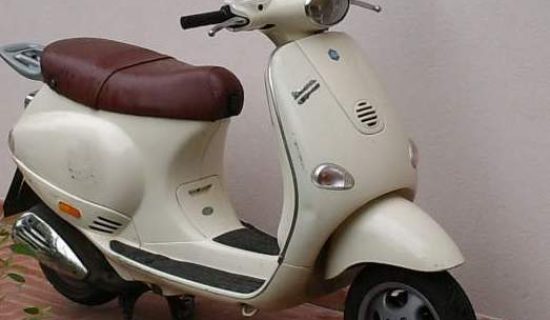 2000_Vespa_150_ET4_a